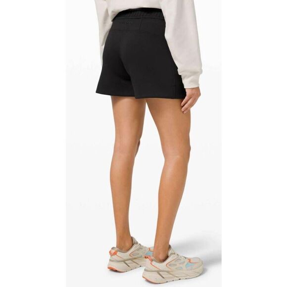 NWOT LULULEMON ATHLETICA Soft Ambitions High-Rise Short 4' In Black Size 6 - Picture 3 of 5